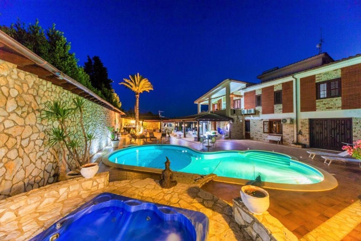 Villa Aversa カステッランマーレ・デル・ゴルフォ エクステリア 写真